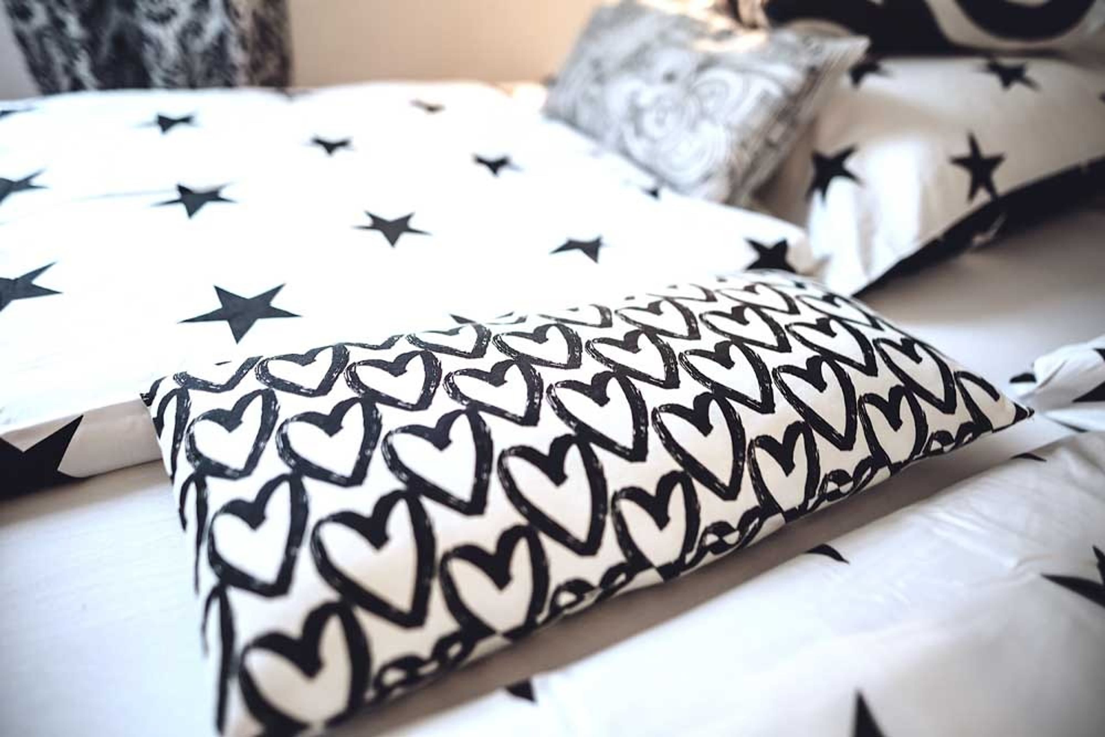 No.°4 | smart & tiny & sunny - b&w | no breakfast - 5